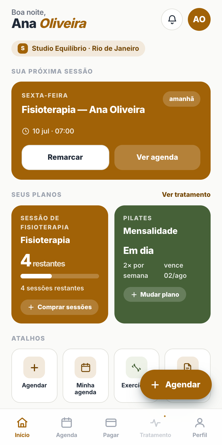 App do paciente com a marca da clínica: plano, fatura com PIX e atalhos de agendamento